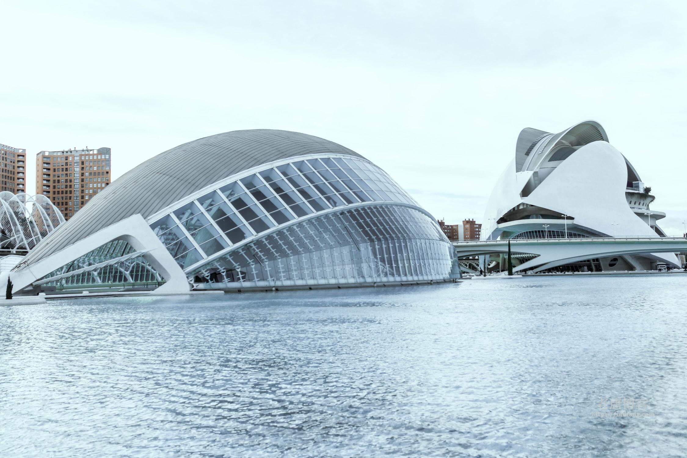 搬瓦工 CN2 GIA 套餐正式下架/建议购买 CN2 GIA-E 电子商务套餐-老唐笔记